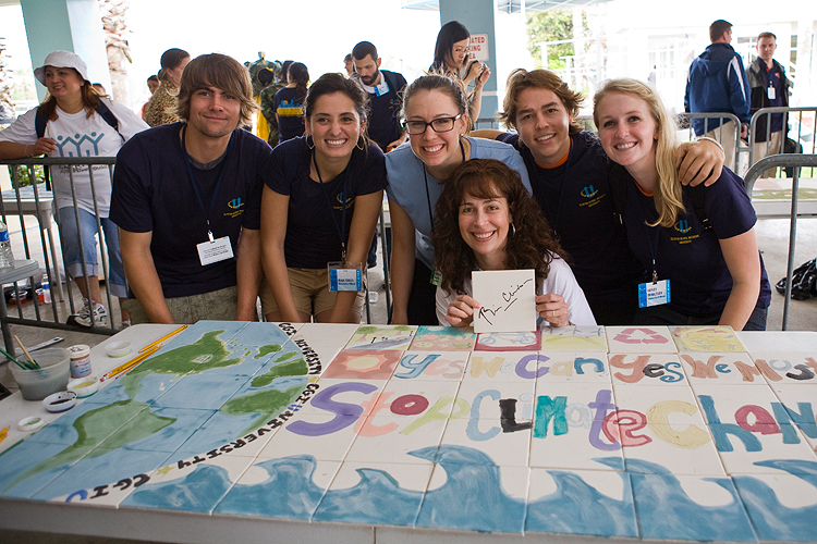 Bill Clinton Tile with Cgi Volunteers Bill Clinton tile with CGI volunteers