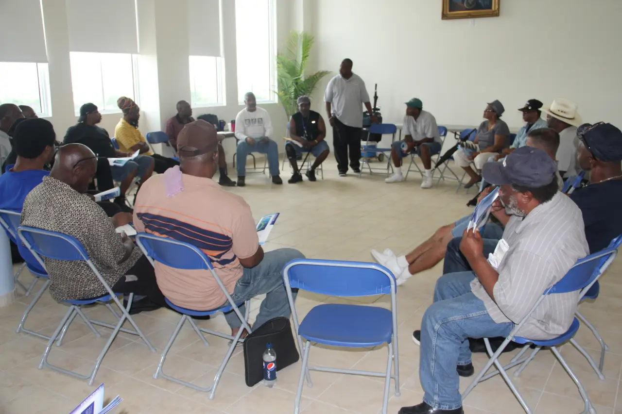 Clifford Johnson leads resiliency class for Veterans in Miami